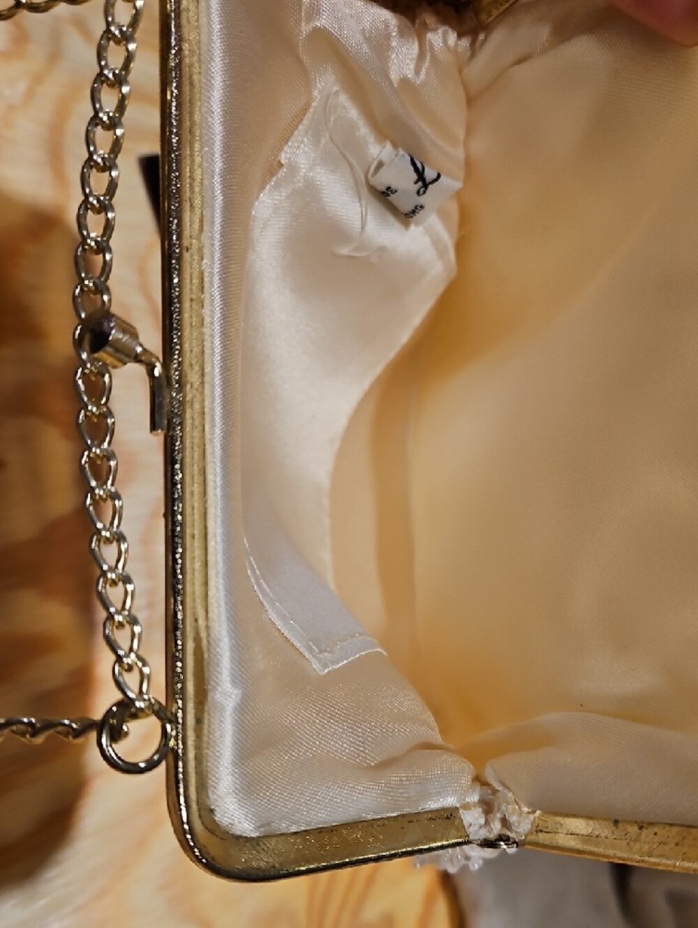 La Regale Ivory Beaded Floral Clutch with Gold Chain - Picture 6 of 12
